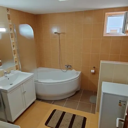 Agica Vendeghaz Tatil Evi *